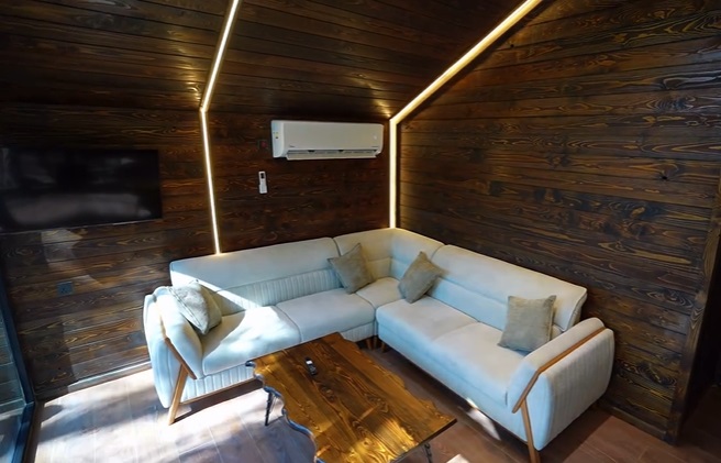 كوخ فندقى قياسية مطلة على الحديقة لشخصين + طفل عمره حتى 6 سنوات