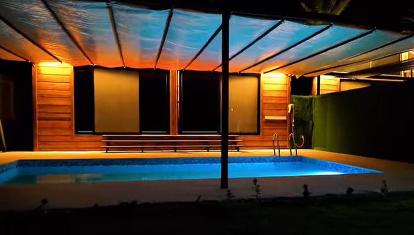 كوخ فندقى فاخر مع حمام سباحه خاص مطلة على النهر لشخصين + طفل عمره حتى 6 سنوات